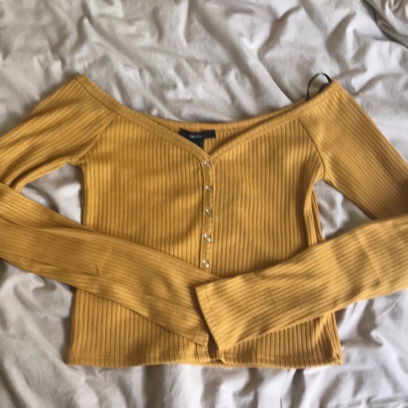 Forever 21 off the shoulder yellow button up top - Picture 2 of 4